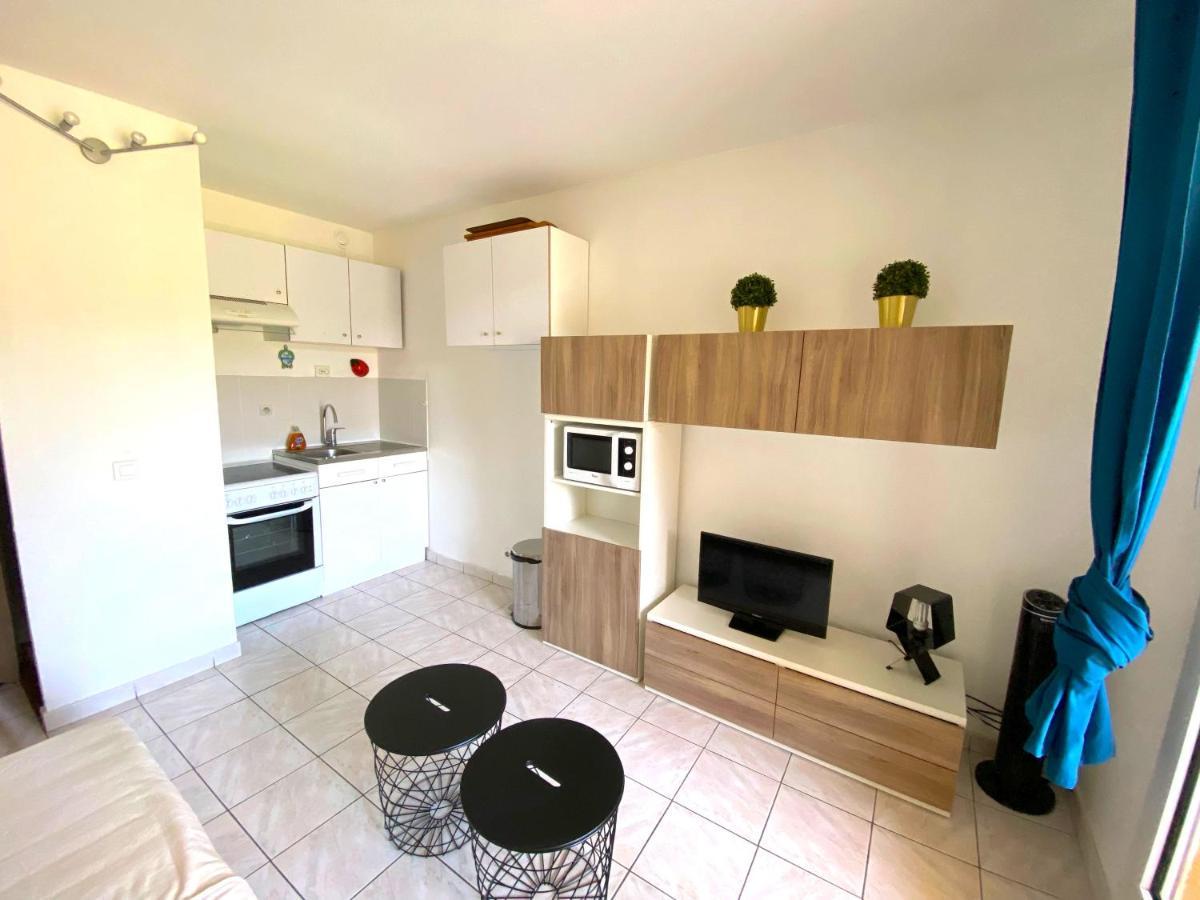 Appart 4 Pers Dans Residence Avec Piscine A 10 Min De La Plage Sanary-sur-Mer Zewnętrze zdjęcie