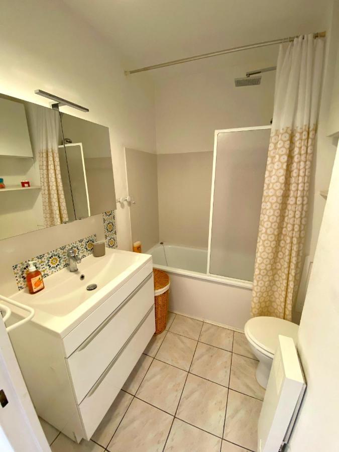 Appart 4 Pers Dans Residence Avec Piscine A 10 Min De La Plage Sanary-sur-Mer Zewnętrze zdjęcie